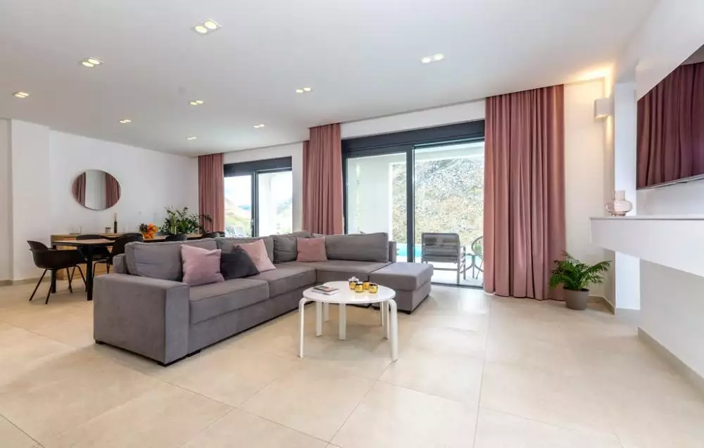 Villa 300m² in Croatia, Split. Priced at 1360000€ rent photo-14