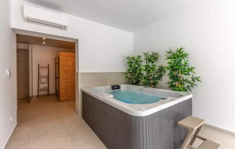 Villa 300m² in Croatia, Split. Priced at 1360000€ rent photo-22
