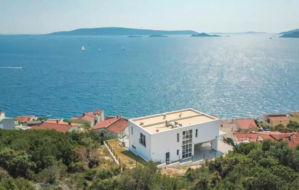 Villa 325m² in Croatia, Ciovo. Priced at 1700000€ rent photo-1