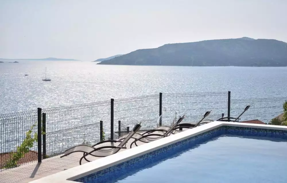 Villa 325m² in Croatia, Ciovo. Priced at 1700000€ rent photo-6