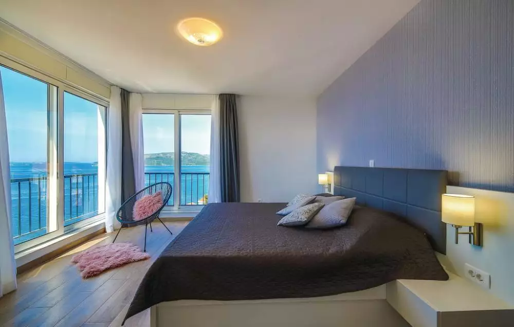 Villa 325m² in Croatia, Ciovo. Priced at 1700000€ rent photo-12