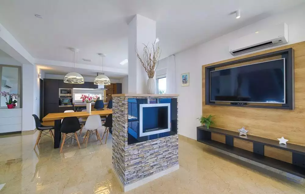 Villa 325m² in Croatia, Ciovo. Priced at 1700000€ rent photo-24