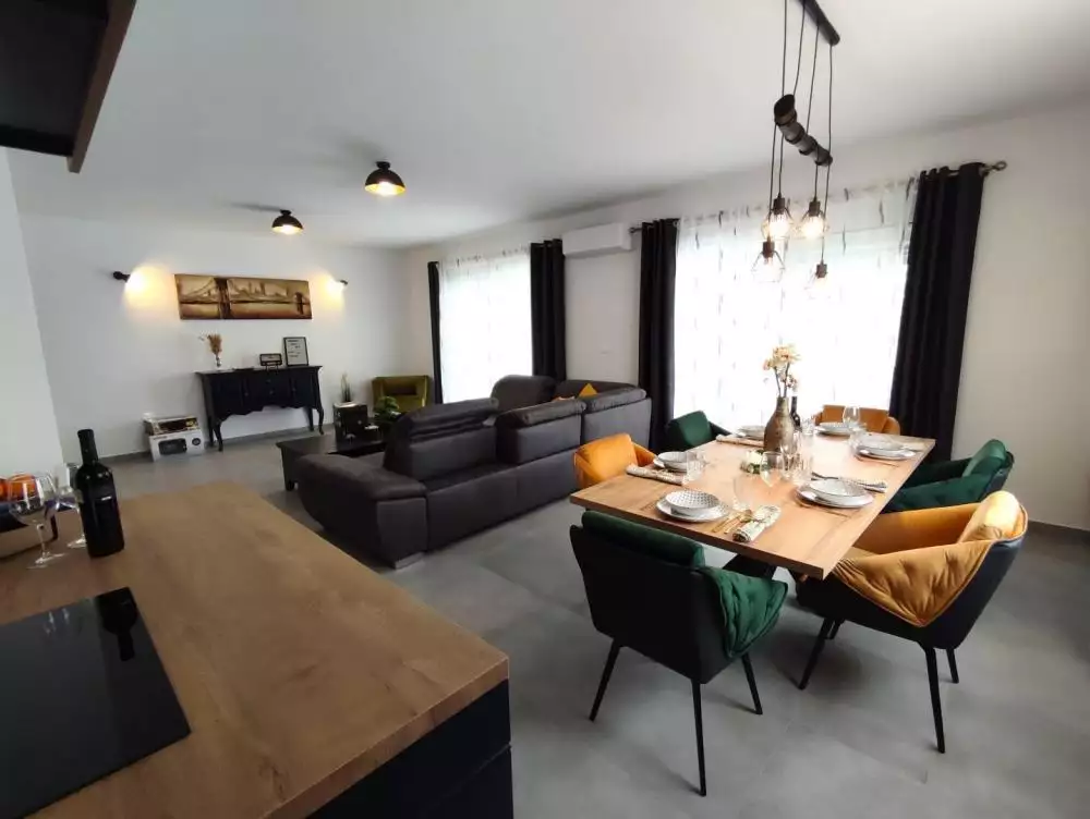 Villa 195m² in Croatia, Vodnjan. Priced at 830000€ rent photo-4