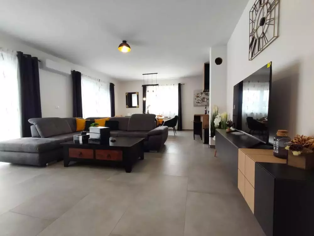 Villa 195m² in Croatia, Vodnjan. Priced at 830000€ rent photo-7