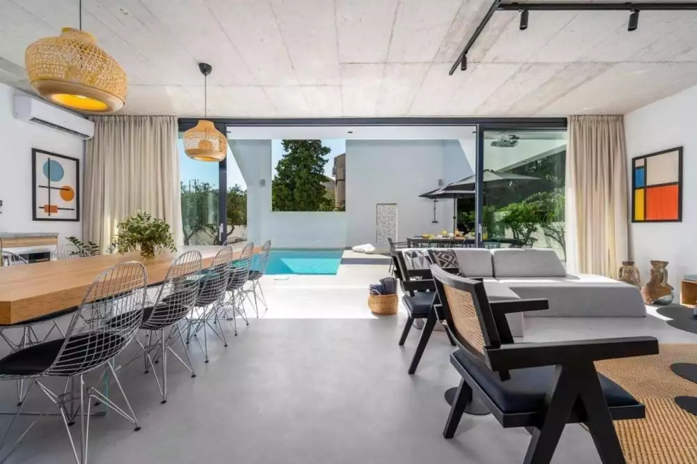 Villa 225m² in Croatia, Supetar. Priced at 1300000€ rent photo-24