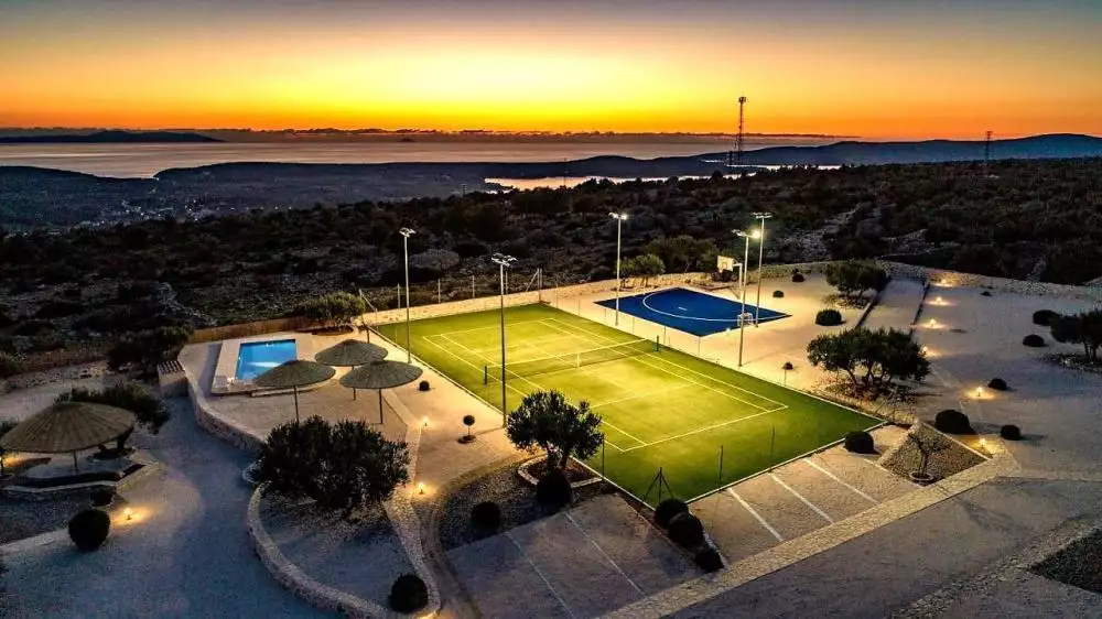 Villa 230m² in Croatia, Milna. Priced at 2000000€ rent photo-1
