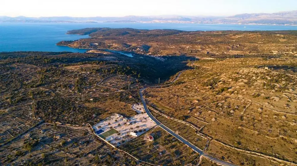 Villa 230m² in Croatia, Milna. Priced at 2000000€ rent photo-3