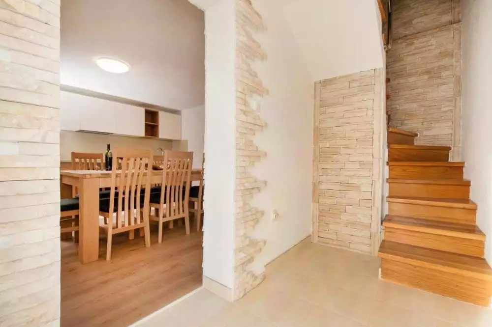 Villa 230m² in Croatia, Milna. Priced at 2000000€ rent photo-10