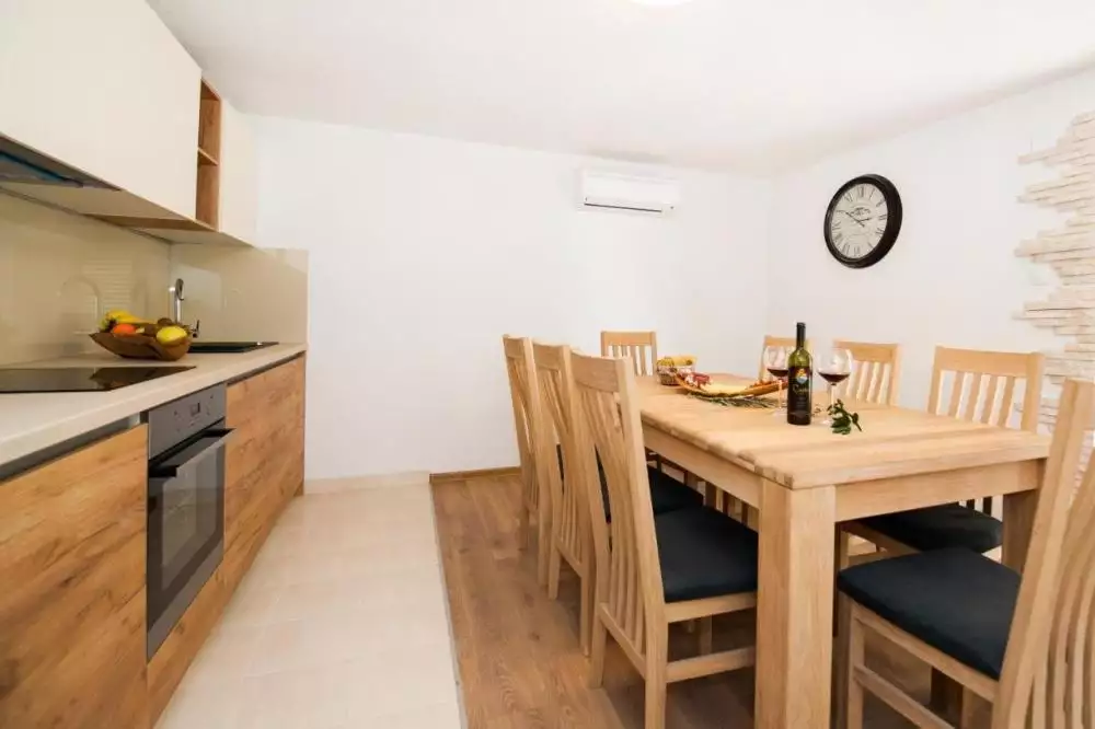 Villa 230m² in Croatia, Milna. Priced at 2000000€ rent photo-12