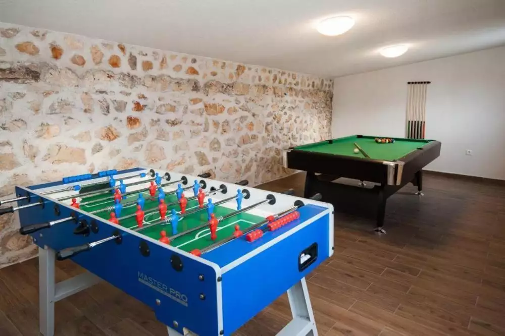 Villa 230m² in Croatia, Milna. Priced at 2000000€ rent photo-15