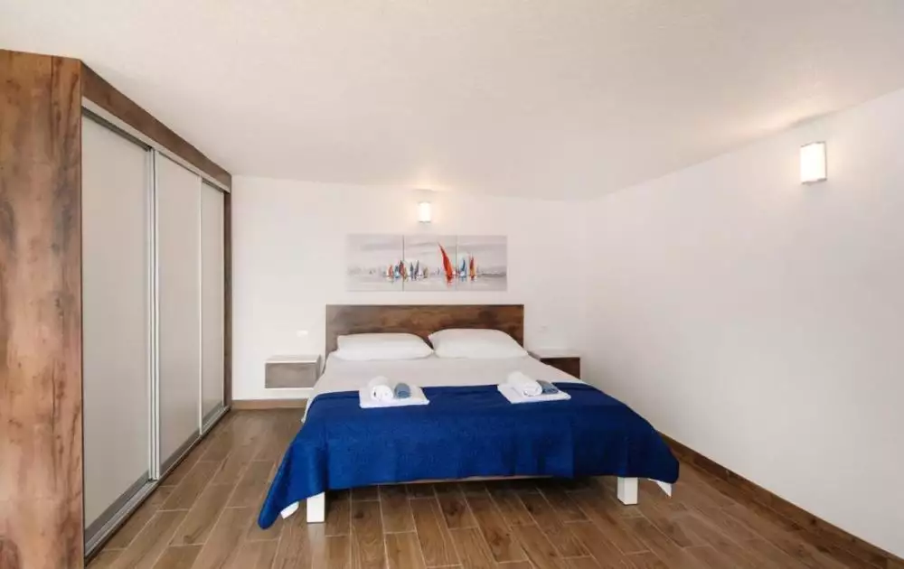 Villa 230m² in Croatia, Milna. Priced at 2000000€ rent photo-17