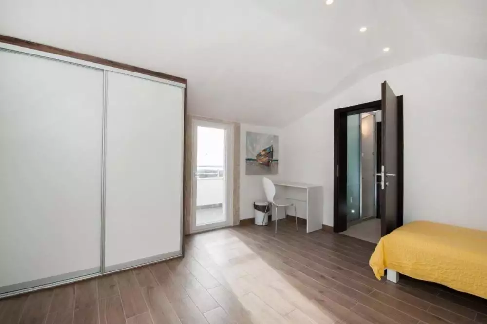 Villa 230m² in Croatia, Milna. Priced at 2000000€ rent photo-21