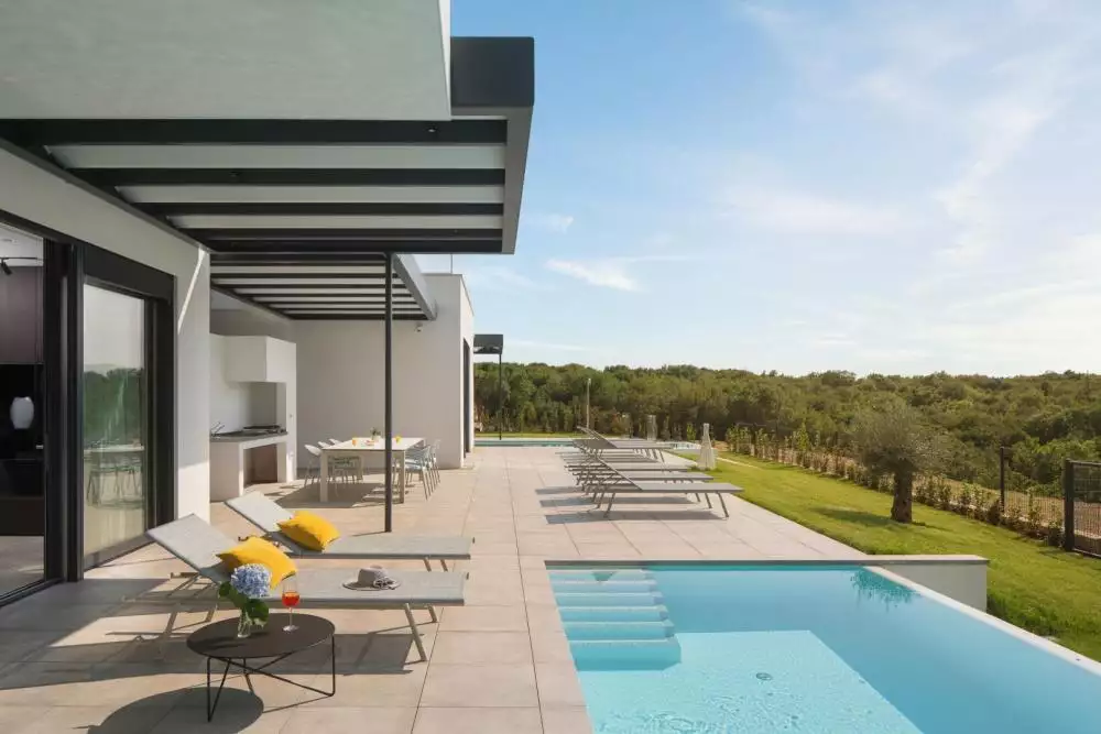 Villa 670m² in Croatia, Bale. Priced at 4000000€ rent photo-6