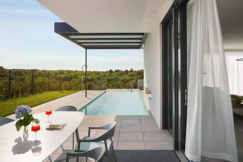 Villa 670m² in Croatia, Bale. Priced at 4000000€ rent photo-12