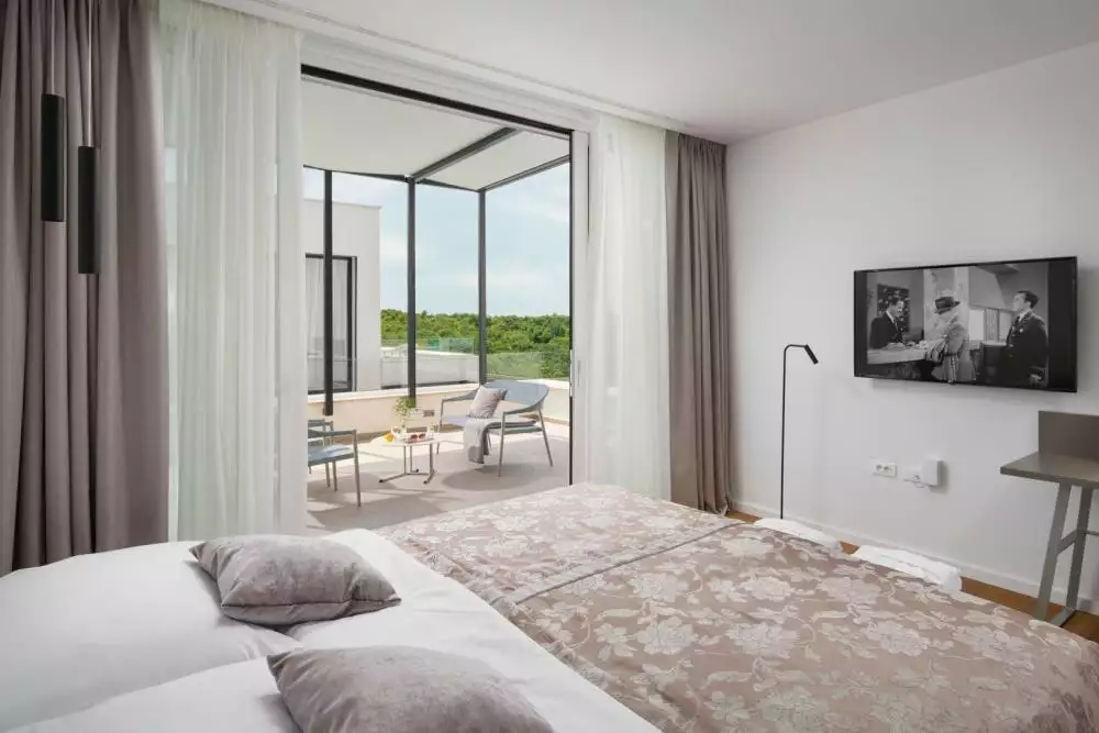 Villa 670m² in Croatia, Bale. Priced at 4000000€ rent photo-23