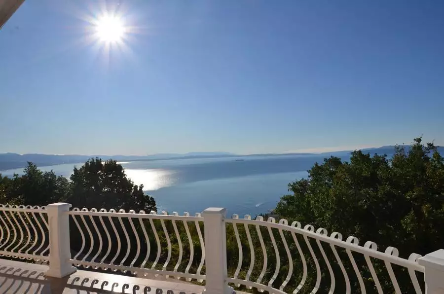 Villa 380m² in Croatia, Bregi. Priced at 1150000€ rent photo-1