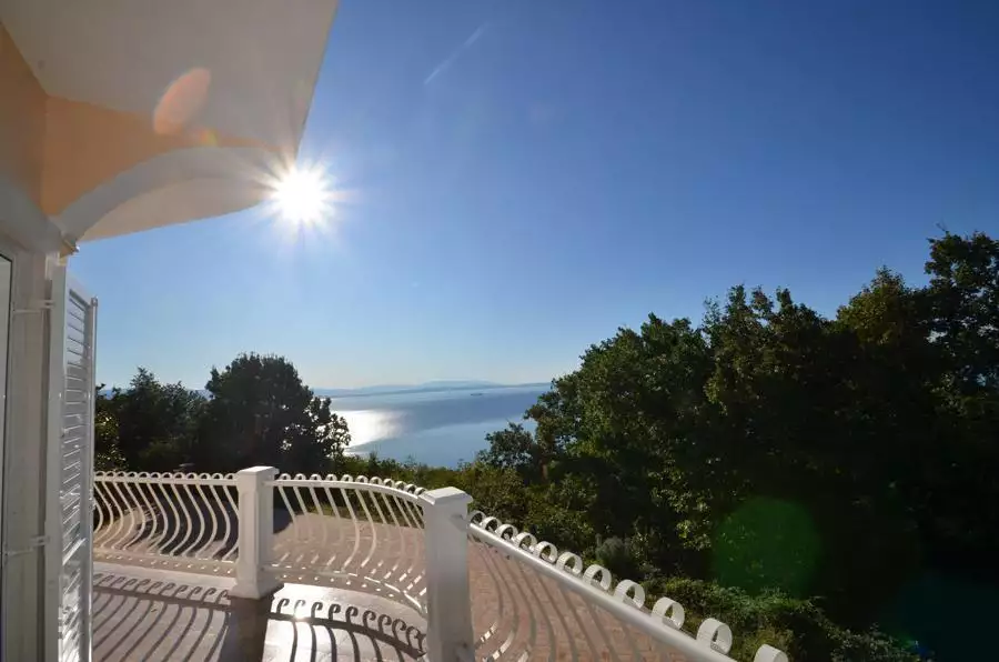 Villa 380m² in Croatia, Bregi. Priced at 1150000€ rent photo-4