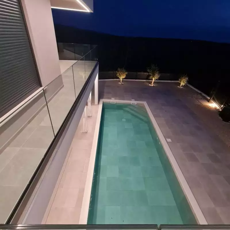 Villa 180m² in Croatia, Vrbnik. Priced at 695000€ rent photo-1