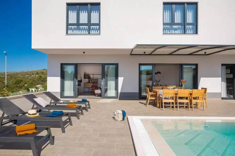 Villa 400m² in Croatia, Milna. Priced at 1350000€ rent photo-7