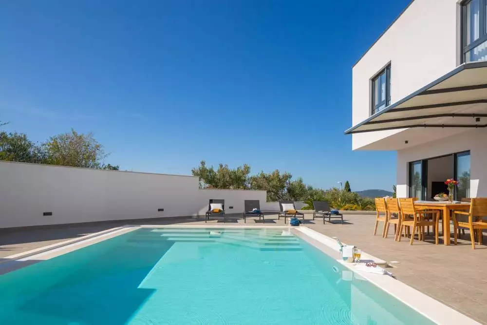 Villa 400m² in Croatia, Milna. Priced at 1350000€ rent photo-11