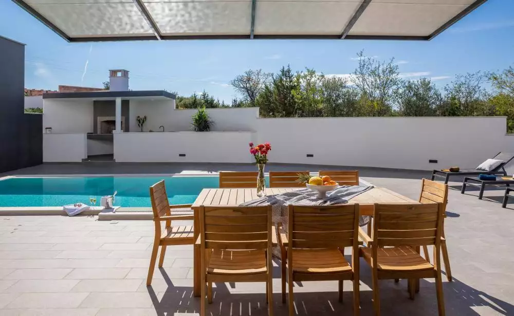 Villa 400m² in Croatia, Milna. Priced at 1350000€ rent photo-12