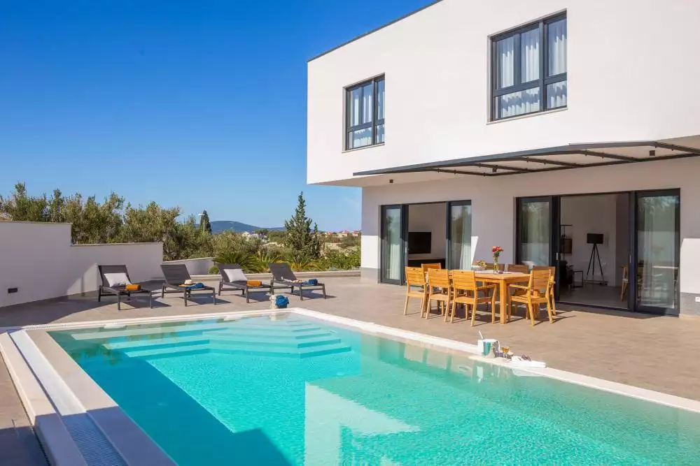 Villa 400m² in Croatia, Milna. Priced at 1350000€ rent photo-14