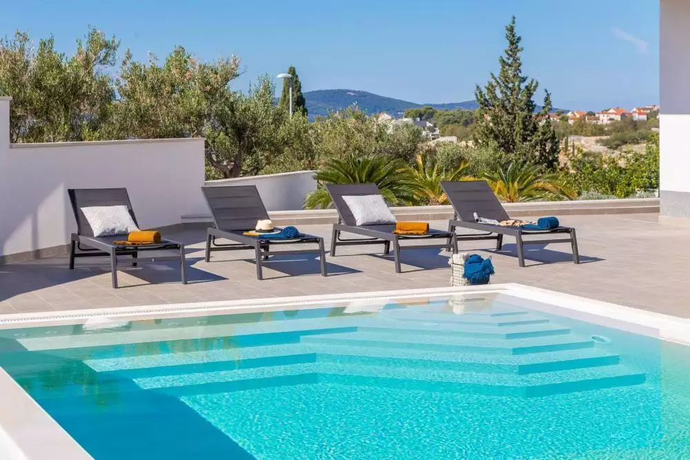 Villa 400m² in Croatia, Milna. Priced at 1350000€ rent photo-15