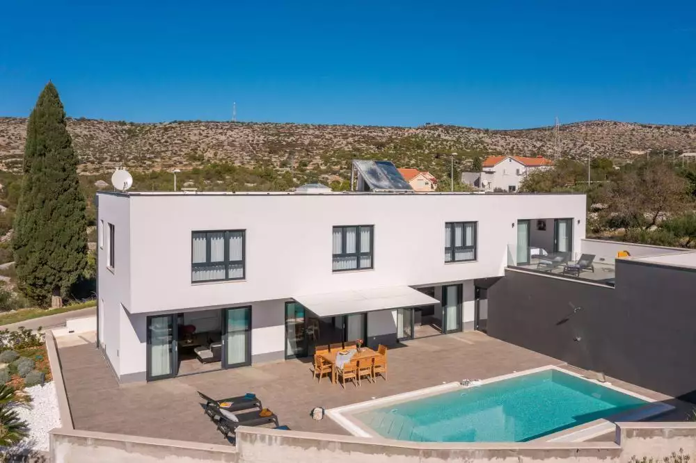 Villa 400m² in Croatia, Milna. Priced at 1350000€ rent photo-23