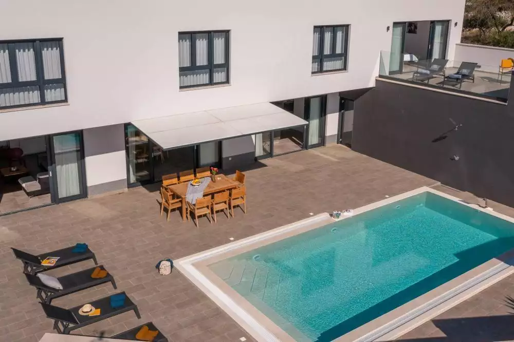 Villa 400m² in Croatia, Milna. Priced at 1350000€ rent photo-24