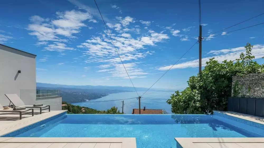 Villa 255m² in Croatia, Opatija. Priced at 1500000€ rent photo-1