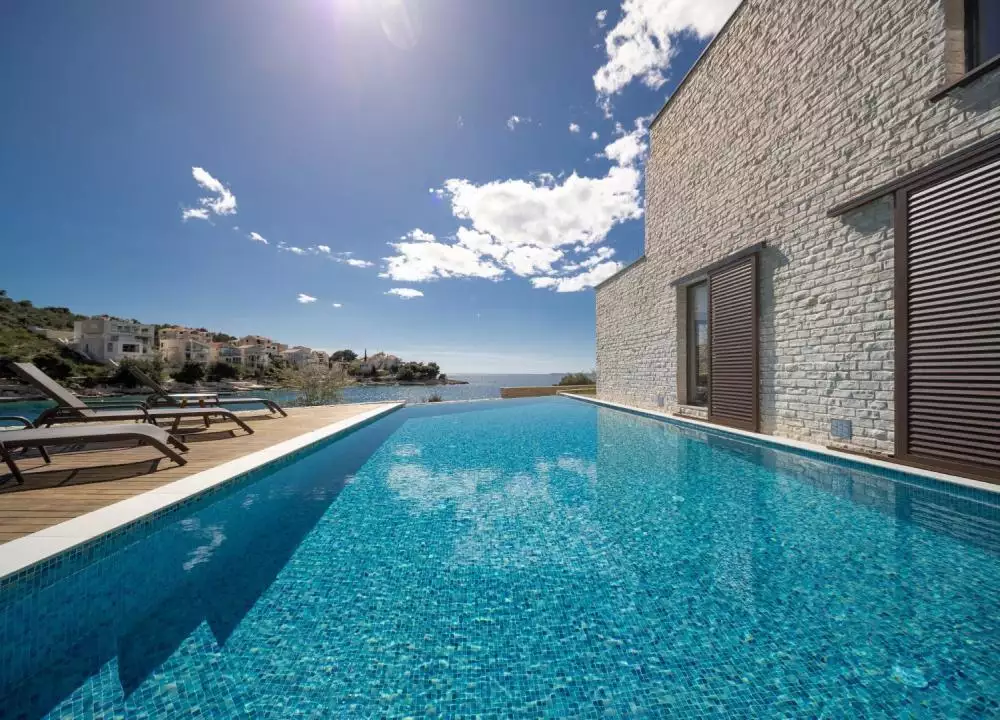 Villa 709m² in Croatia, Sibenik. Priced at 4300000€ rent photo-2