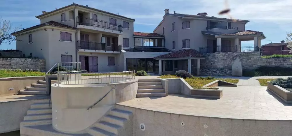 Hotels 729m² in Croatia, Barban. Priced at 1880000€ rent photo-1