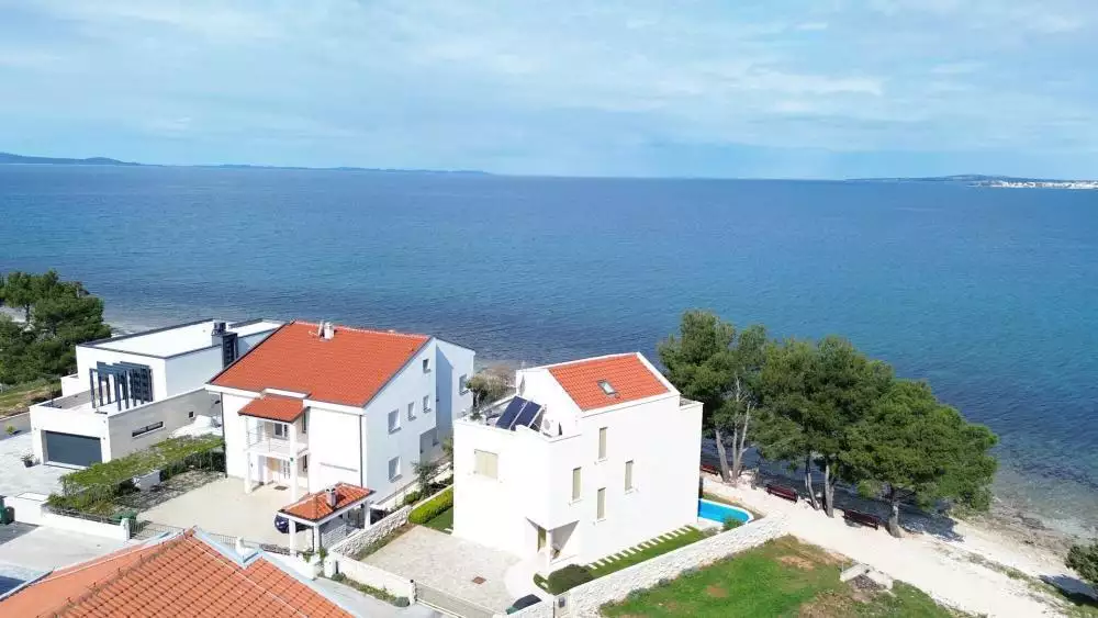 Villa 240m² in Croatia, Zadar. Priced at 1900000€ rent photo-3