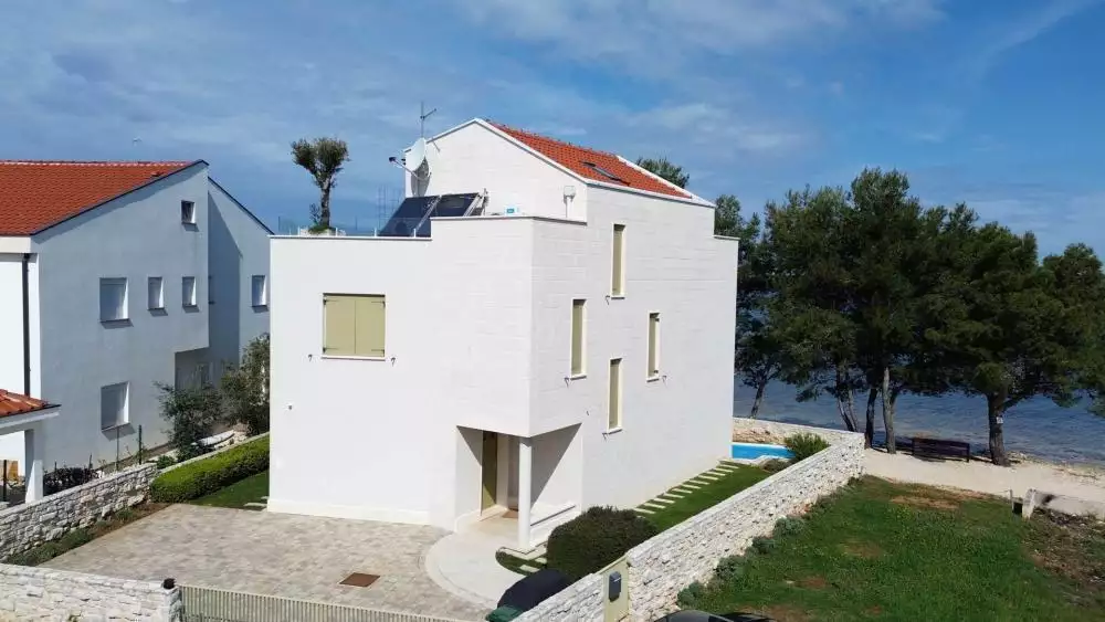 Villa 240m² in Croatia, Zadar. Priced at 1900000€ rent photo-4