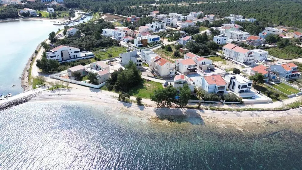 Villa 240m² in Croatia, Zadar. Priced at 1900000€ rent photo-9