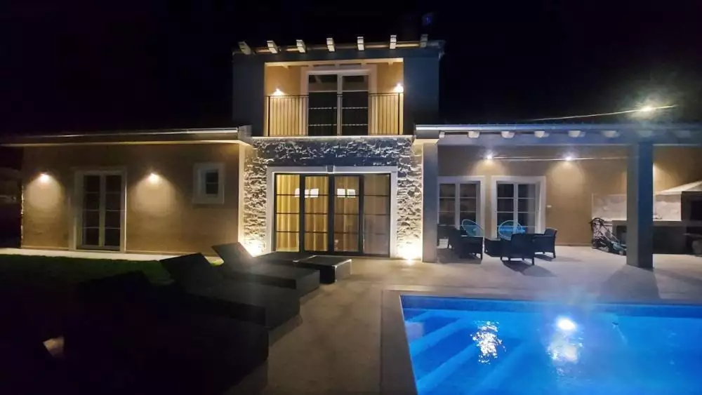 Villa 188m² in Croatia, Kanfanar. Priced at 695000€ rent photo-16