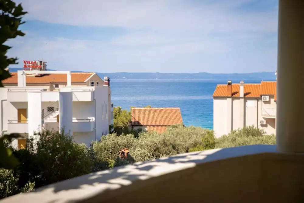 Hotels 1141m² in Croatia, Tucepi. Priced at 4300000€ rent photo-1