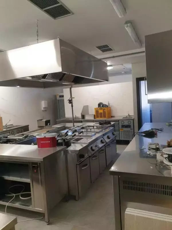 Hotels 1000m² in Turkey, Esenyurt. Priced at 4000000€ rent photo-12