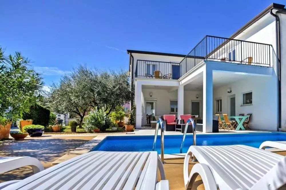 Hotels 380m² in Croatia, Umag. Priced at 1500000€ rent photo-1