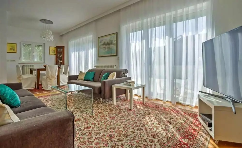 Hotels 380m² in Croatia, Umag. Priced at 1500000€ rent photo-9