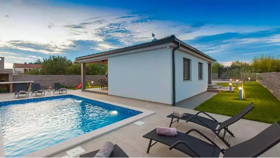 Villa 109m² in Croatia, Pula. Priced at 550000€ rent photo-3