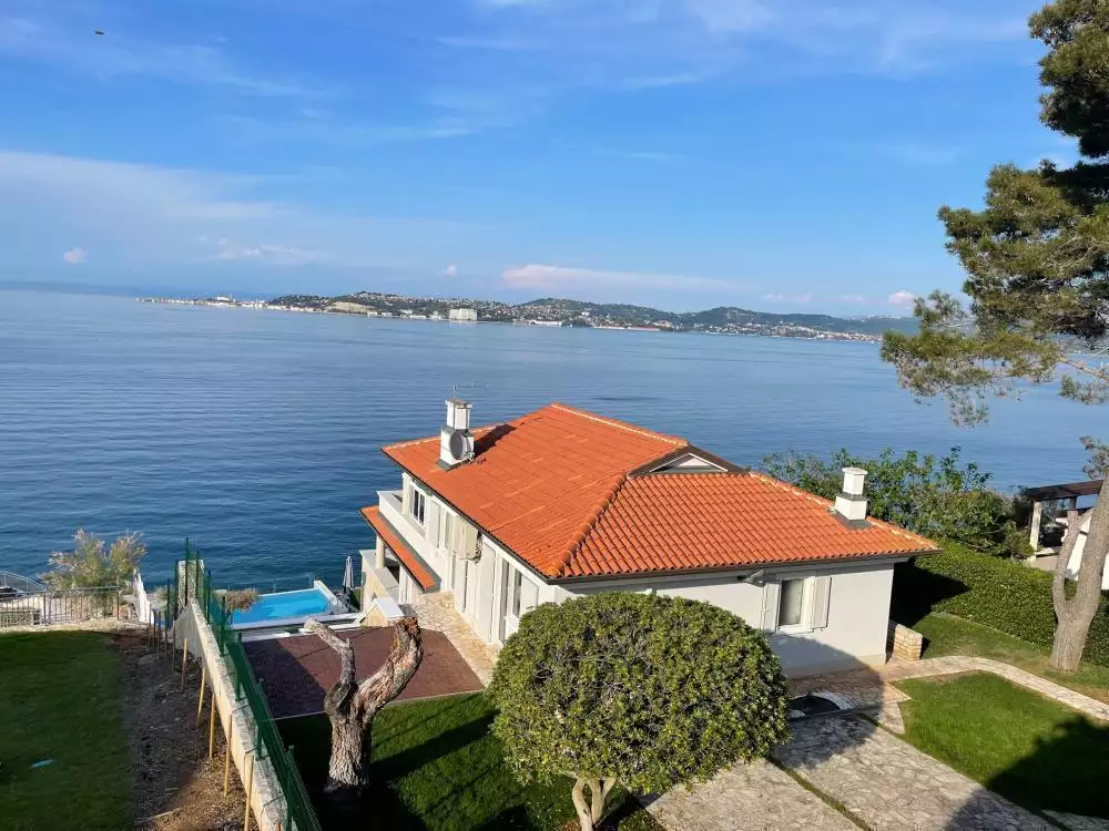 Villa 280m² in Croatia, Umag. Priced at 2400000€ rent photo-1