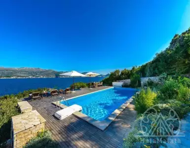 Buy in Croatia for 2500000€