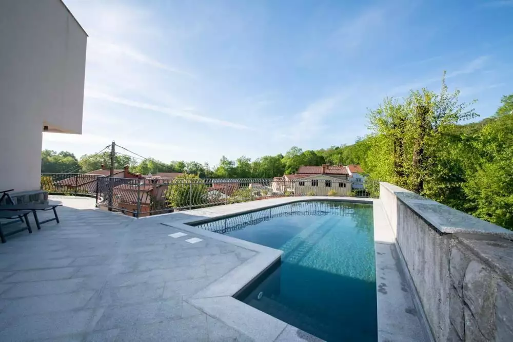 Villa 405m² in Croatia, Matulji. Priced at 850000€ rent photo-1