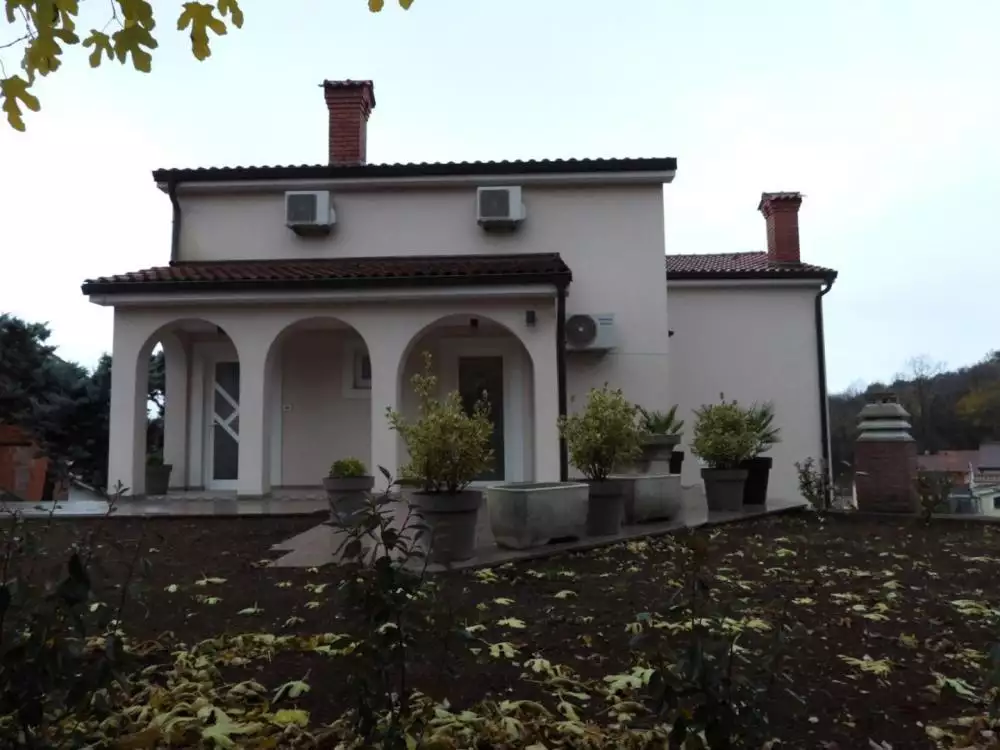 Villa 405m² in Croatia, Matulji. Priced at 850000€ rent photo-8