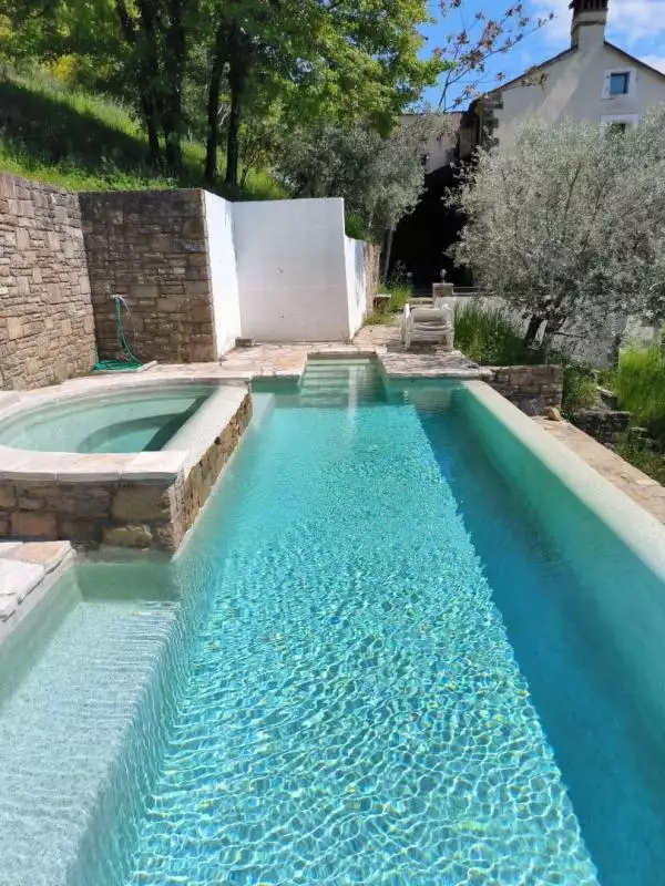 Villa 465m² in Croatia, Motovun. Priced at 780000€ rent photo-5