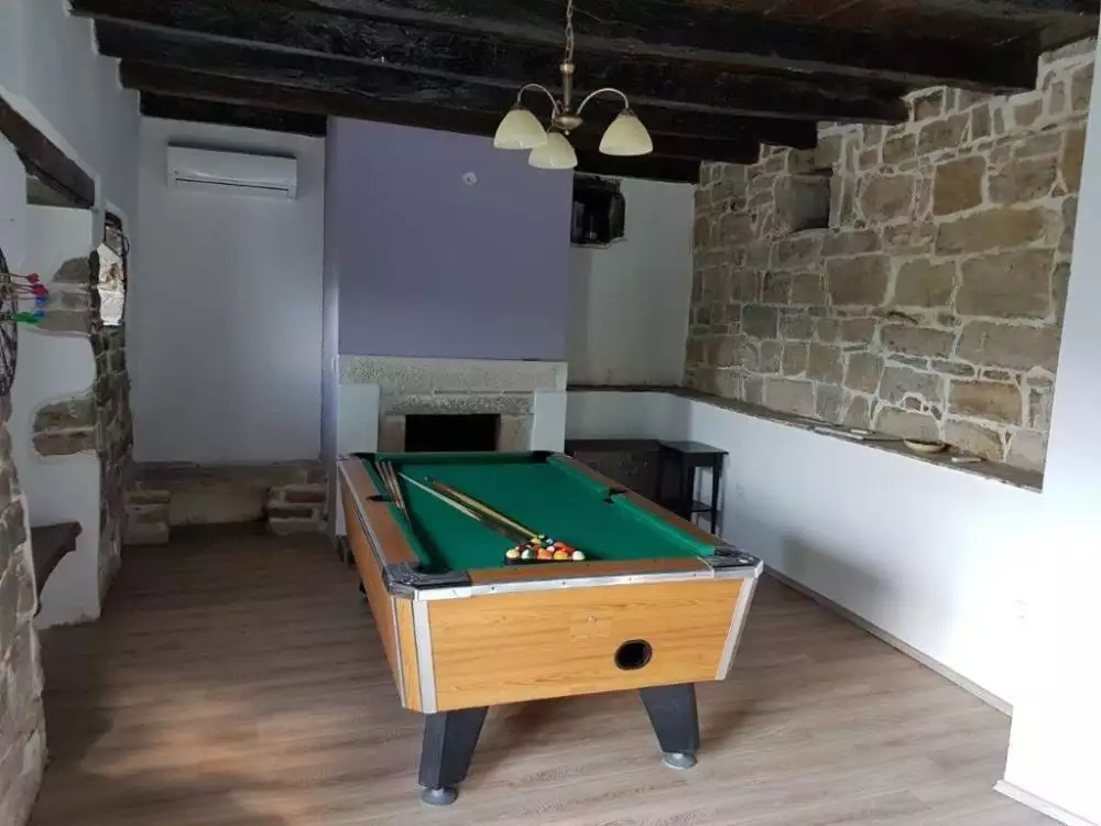 Villa 465m² in Croatia, Motovun. Priced at 780000€ rent photo-16
