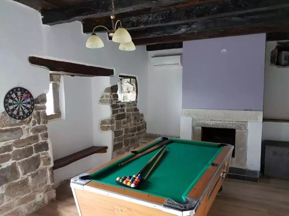 Villa 465m² in Croatia, Motovun. Priced at 780000€ rent photo-18