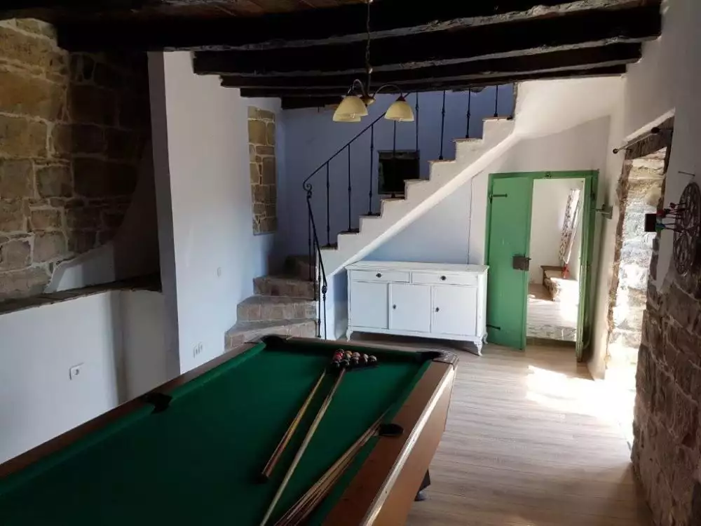 Villa 465m² in Croatia, Motovun. Priced at 780000€ rent photo-19
