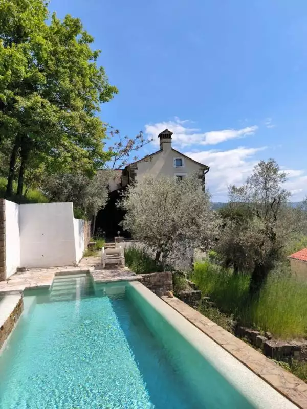 Villa 465m² in Croatia, Motovun. Priced at 780000€ rent photo-25